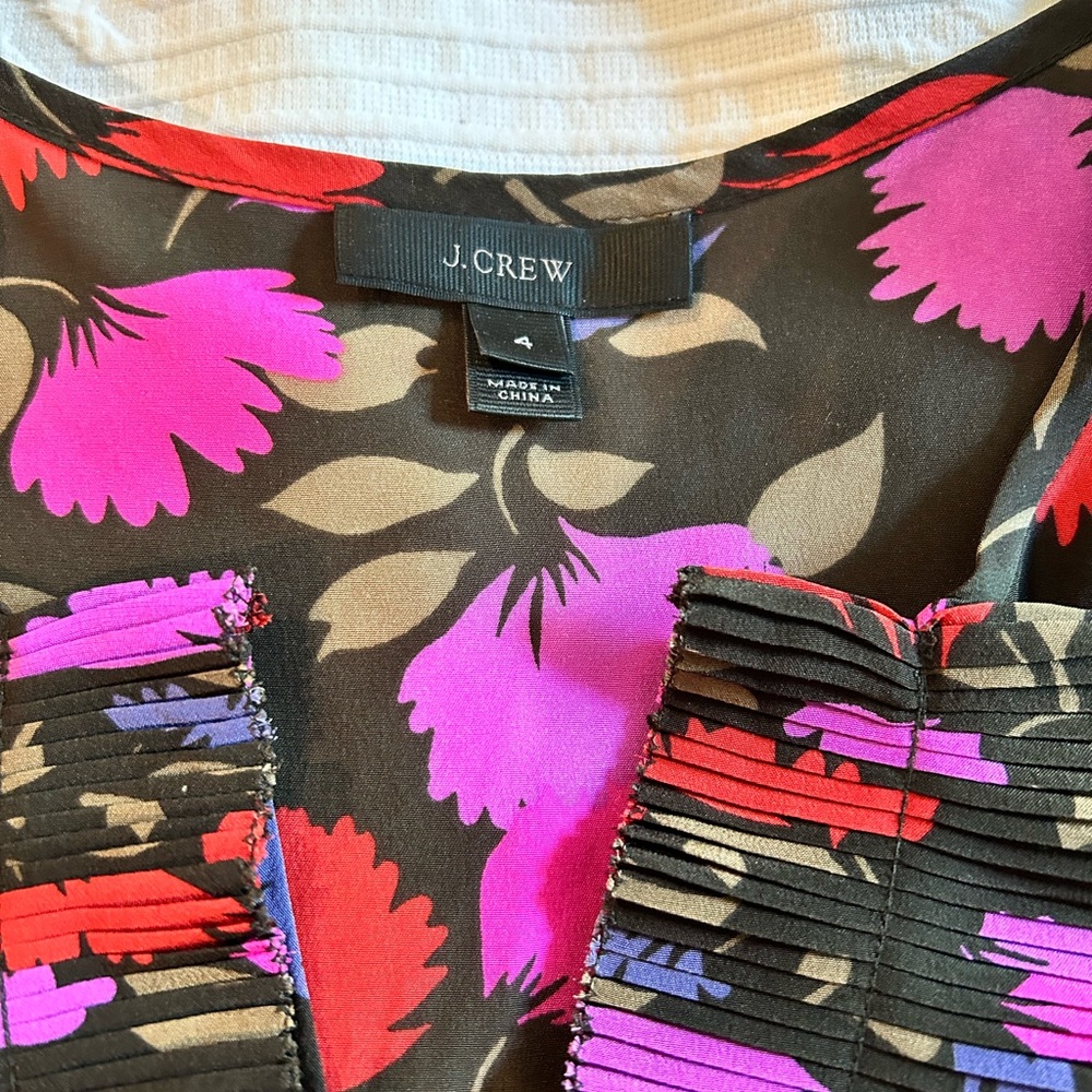 Floral Ruffle-Collar Tank - Picture 3 of 5